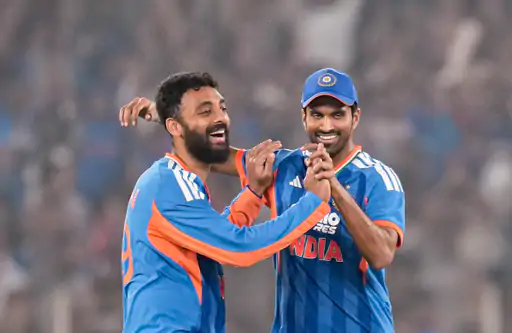 Varun Chakravarthy gets a wicket in the first over.