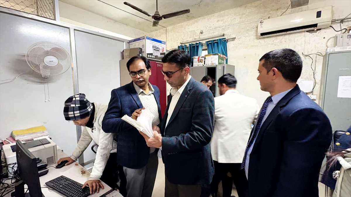 देहरादून डीएम निरीक्षण