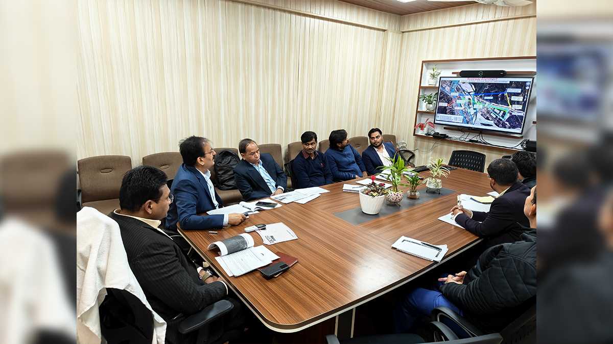 देहरादून ई-बीआरटी परियोजना और यूकेएमआरसी समीक्षा बैठक