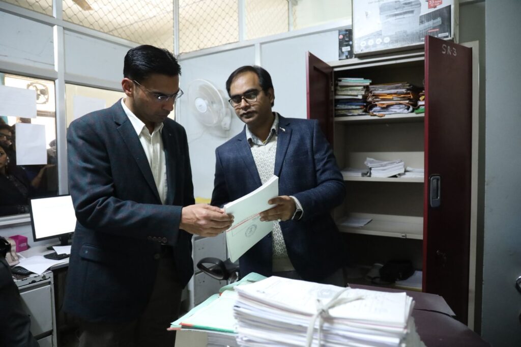 देहरादून डीएम निरीक्षण प्रशासन के अनुसार देहरादून डीएम निरीक्षण के बाद पूरे सिस्टम की समीक्षा की जाएगी।