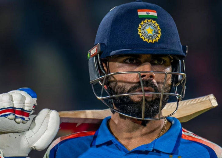 लगभग 5 साल के लंबे अंतराल के बाद, विराट कोहली ने एक बार फिर आईसीसी (ICC) वनडे रैंकिंग में नंबर-1 बल्लेबाज का ताज हासिल कर लिया है।