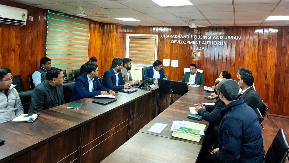 आवास सचिव आर राजेश कुमार समीक्षा बैठक