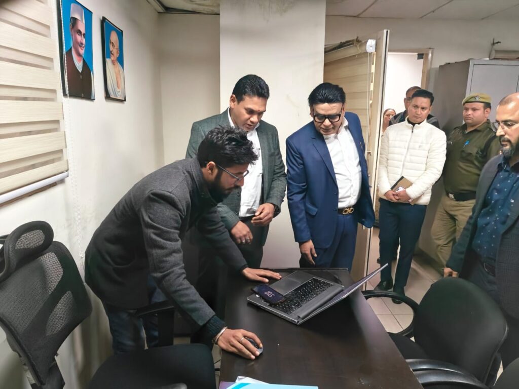 आवास सचिव आर राजेश कुमार समीक्षा बैठक