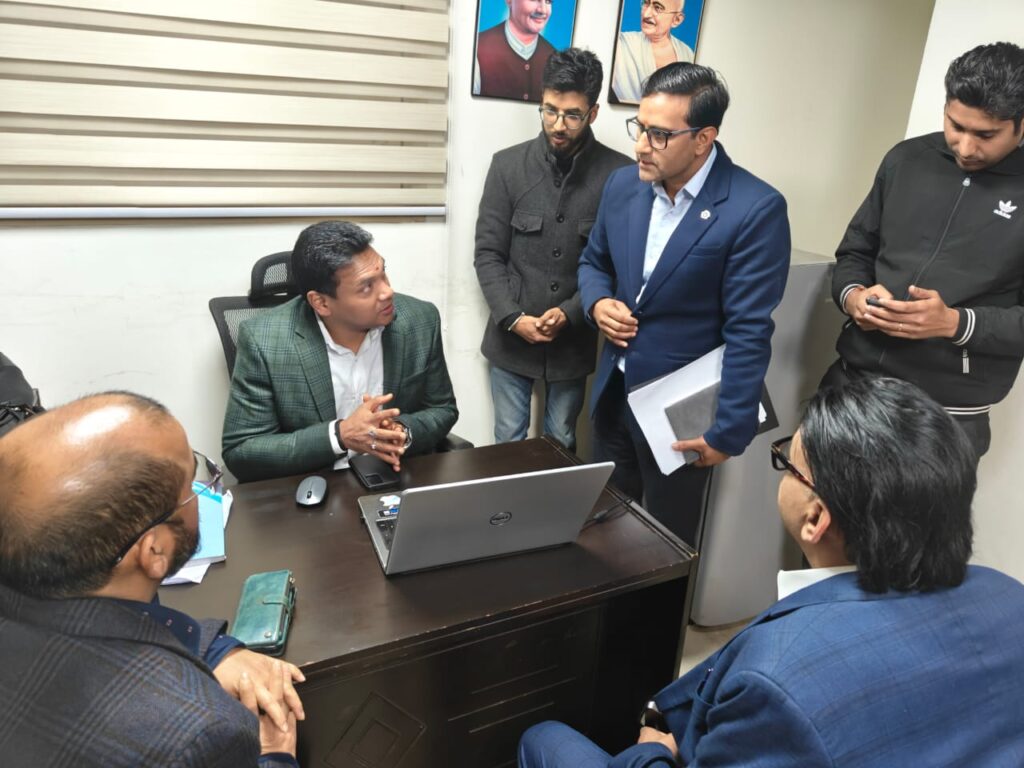 आवास सचिव आर राजेश कुमार समीक्षा बैठक