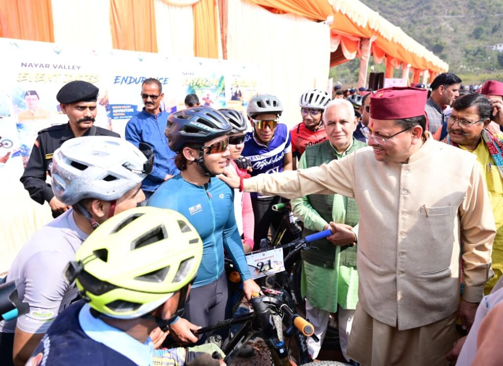 नयार वैली फेस्टिवल उद्घाटन के दौरान मुख्यमंत्री पुष्कर सिंह धामी