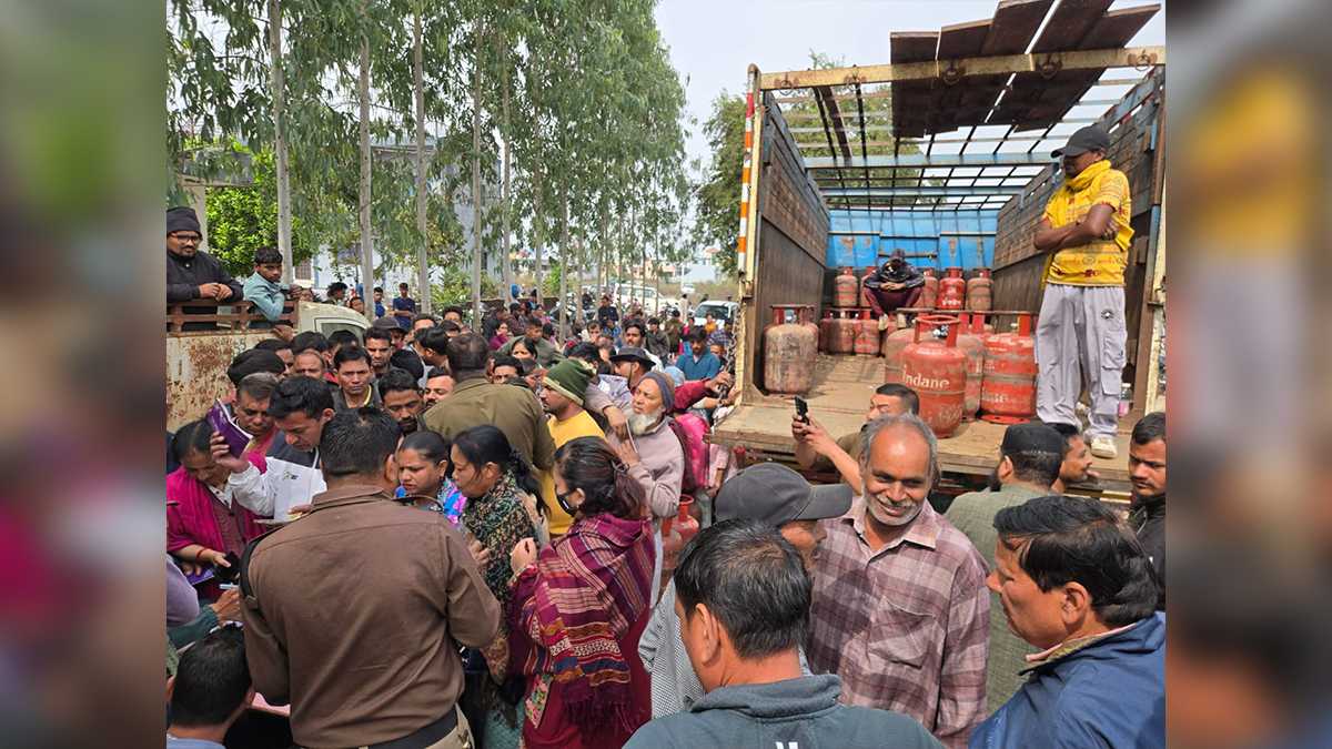 देहरादून गैस एजेंसी पर कार्रवाई