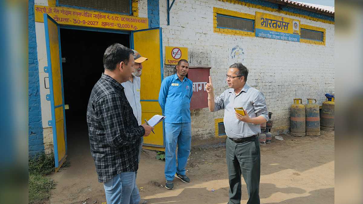 देहरादून गैस होम डिलीवरी व्यवस्था निरीक्षण