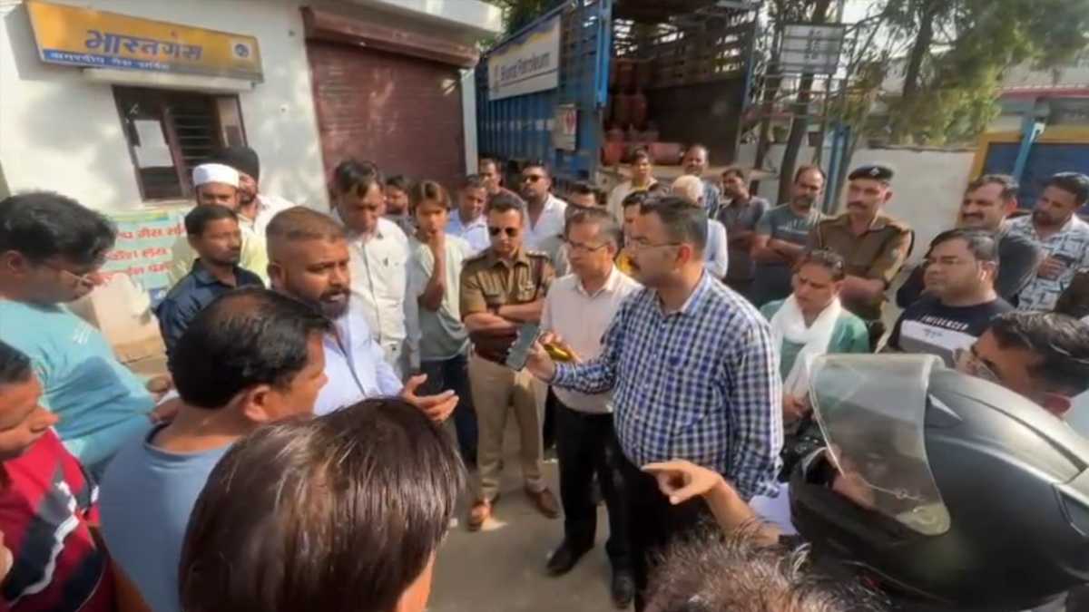 गैस की कालाबाजारी