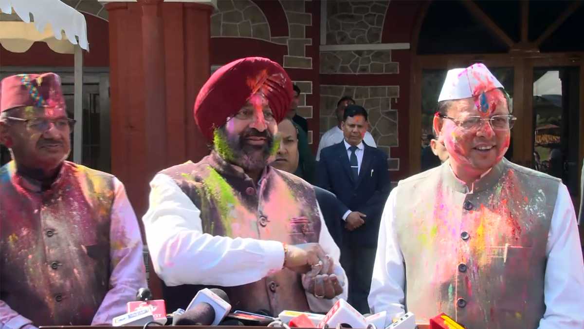 लोकभवन होली मिलन समारोह में राज्यपाल और मुख्यमंत्री