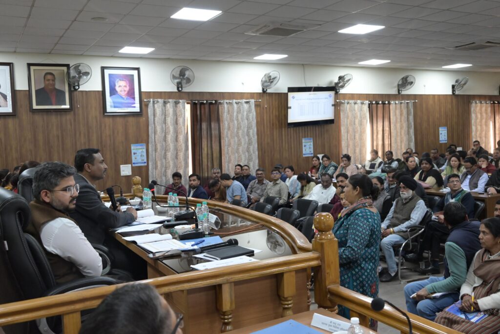 देहरादून विशेष गहन पुनरीक्षण बूथवार समीक्षा बैठक