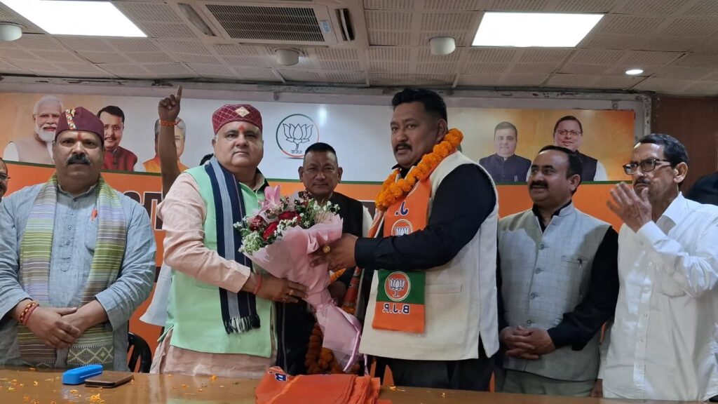 बीजेपी का बढ़ा कुनबा