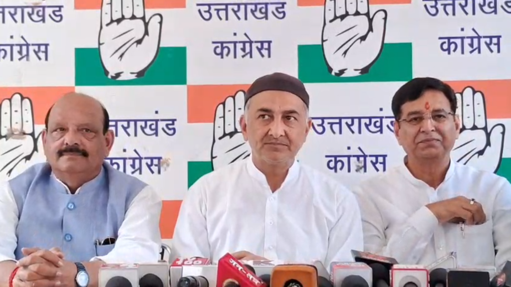 धामी सरकार 4 साल बेमिसाल कार्यक्रम को राजनीतिक रूप से अहम माना जा रहा है।