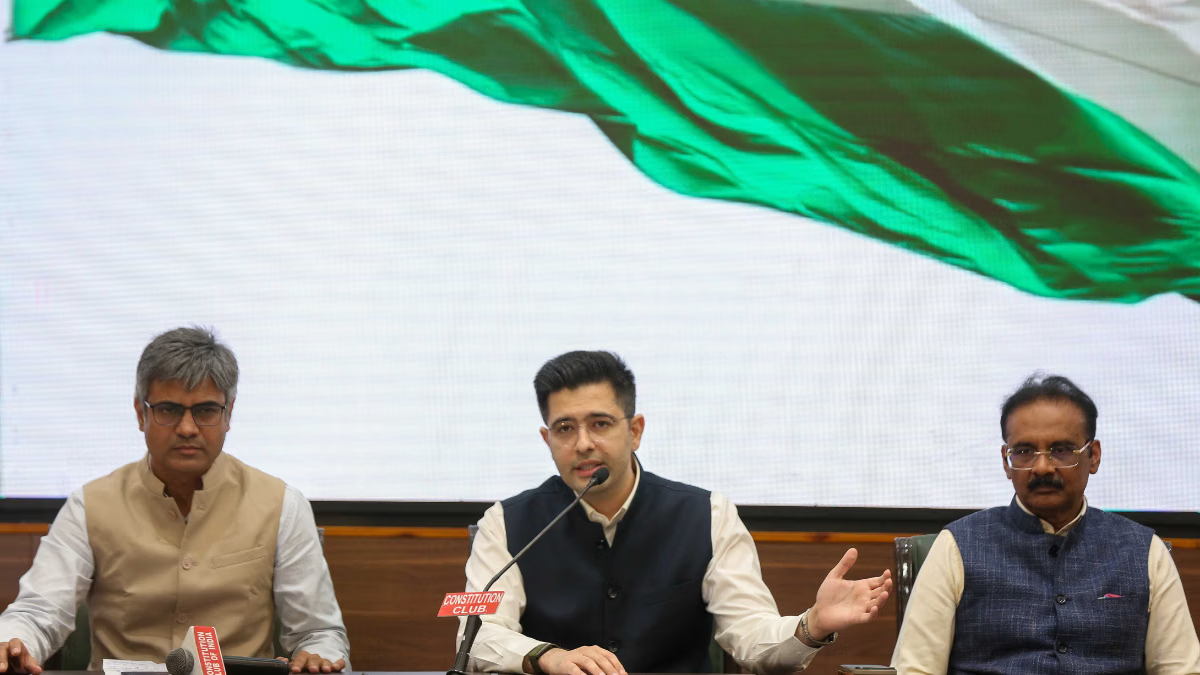 Raghav Chadha joins BJP News: राघव चड्ढा ने 'झाड़ू' छोड़ थामा 'कमल', 7 सांसदों के साथ भाजपा में हुए शामिल