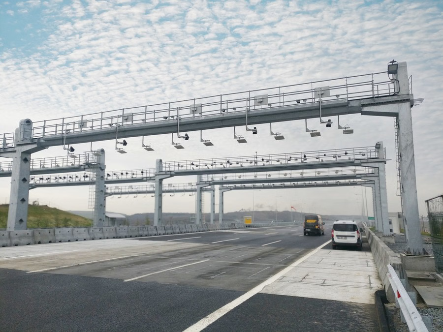 India First Barrier Free Toll Plaza: सूरत में देश का पहला बैरियर-लेस टोलिंग सिस्टम