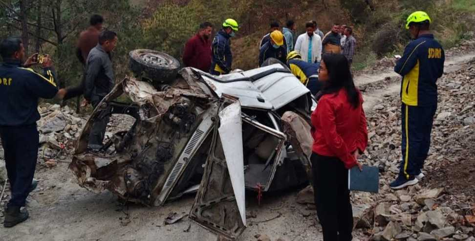 Uttarakhand Almora Road Accident News: अल्मोड़ा के भिकियासैंण में भीषण सड़क हादसा, खाई में वाहन गिरने से तीन लोगों की दर्दनाक मौत