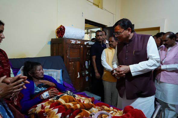 Chief Minister Pushkar Singh Dhami Visit Pithoragarh: मुख्यमंत्री पुष्कर सिंह धामी का पिथौरागढ़ जिला अस्पताल दौरा, बेहतर स्वास्थ्य सुविधाओं का भरोसा