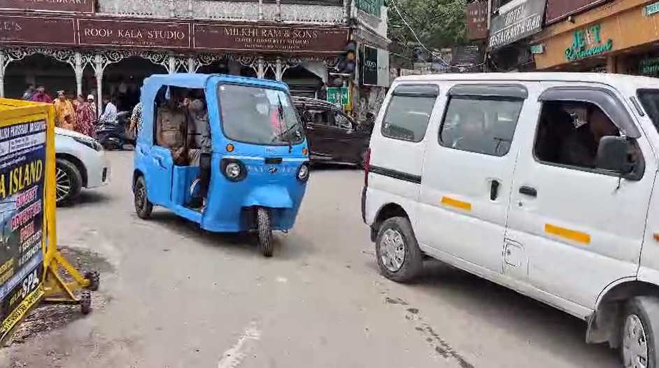 Mussoorie E rickshaw Trial Successful News: पहाड़ों की रानी में जाम से मिलेगी मुक्ति, ई रिक्शा का ट्रायल सफल