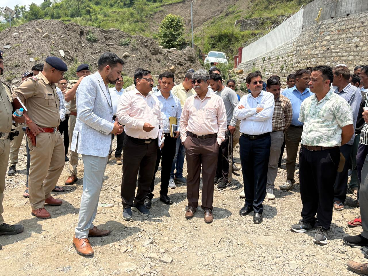 Uttarakhand monsoon 2026: मानसून से पहले अलर्ट मोड में देहरादून, प्रमुख सचिव ने की आपदा तैयारियों एवं पुनर्वास कार्यों की समीक्षा