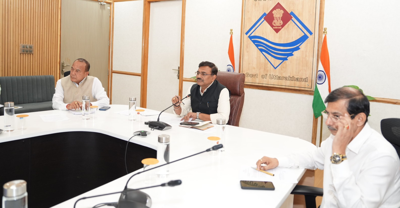 Uttarakhand News: मुख्य सचिव आनंद बर्द्धन ने संभाली कमान, NEET और UKSSSC पुनर्परीक्षा से लेकर योग दिवस तक के लिए कड़े निर्देश जारी