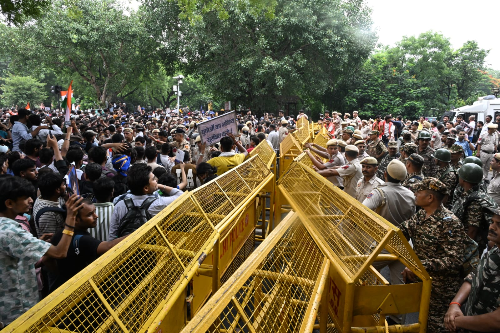 CJP Sansad March Protest: जंतर-मंतर बना छावनी, चली लाठियां, कॉकरोचों की ये है मांगें