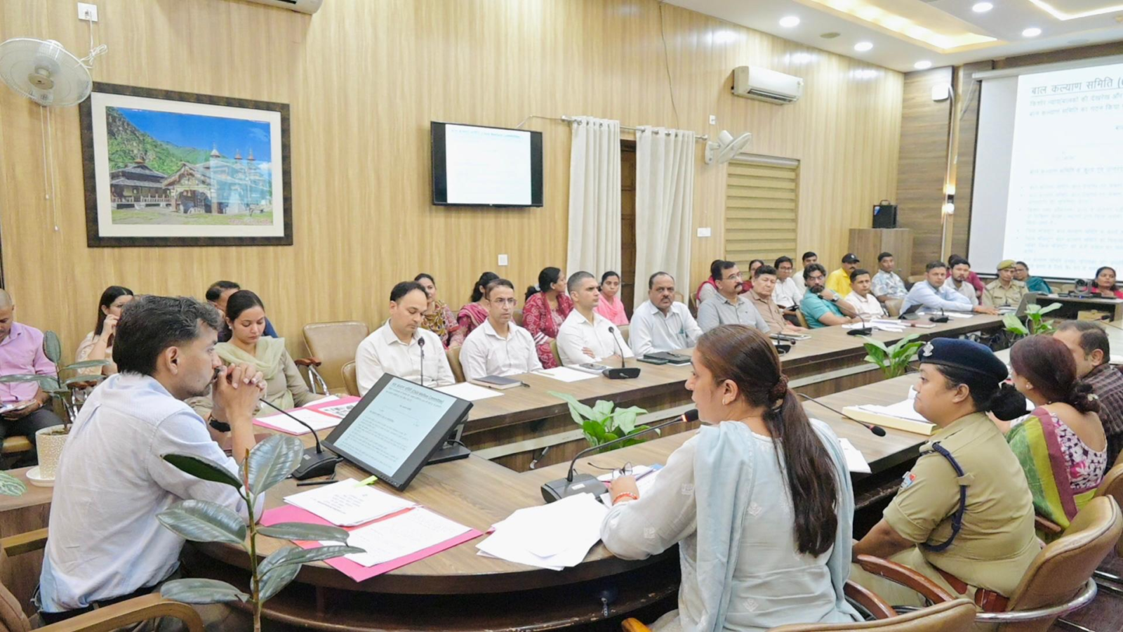 Uttarakhand News: बाल संरक्षण एवं पुनर्वास कार्यों में तेजी लाएं अधिकारीः जिलाधिकारी
