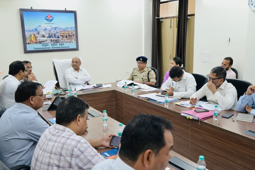 Uttarakhand News: लैंड फ्रॉड के 56 मामलों की समीक्षा, 8 में FIR के निर्देश
