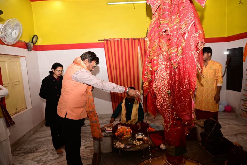 Gangotri Dham News: मुख्य सचिव आनंद बर्धन ने गंगोत्री धाम में की पूजा-अर्चना, व्यवस्थाओं का लिया जायजा