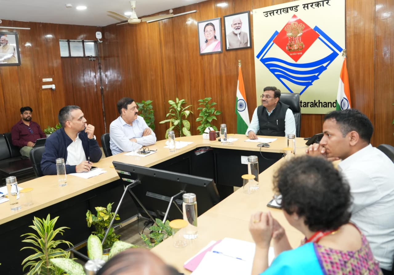 Dehradun News: मुख्य सचिव की व्यय वित्त समिति की बैठक, 108 एम्बुलेंस में सुधार के निर्देश