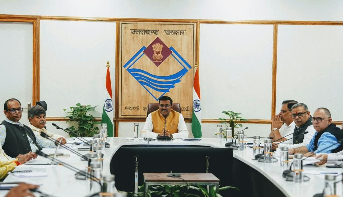 Dehradun News: मुख्य सचिव ने की यूआईआईडीबी के प्रोजेक्ट्स की प्रगति की समीक्षा