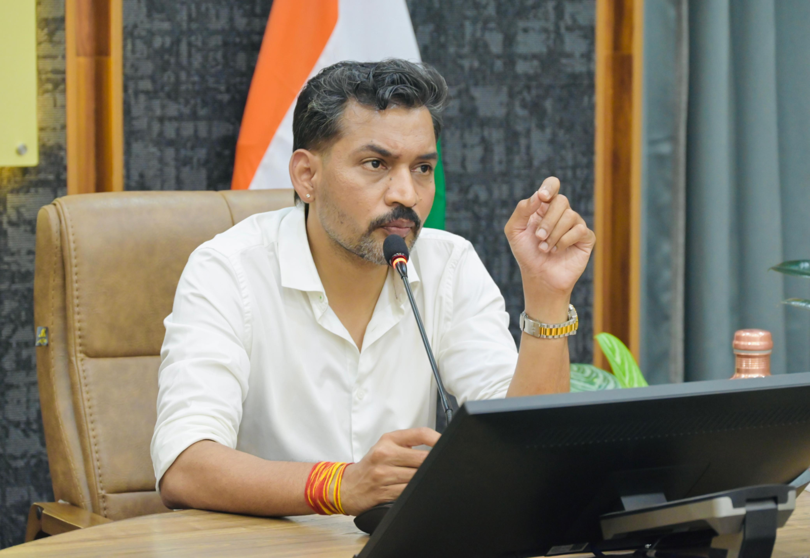 Dehradun News: कम मतदान वाले बूथों पर अब 75 प्रतिशत से अधिक मतदान का लक्ष्य, स्वीप अभियान तेज